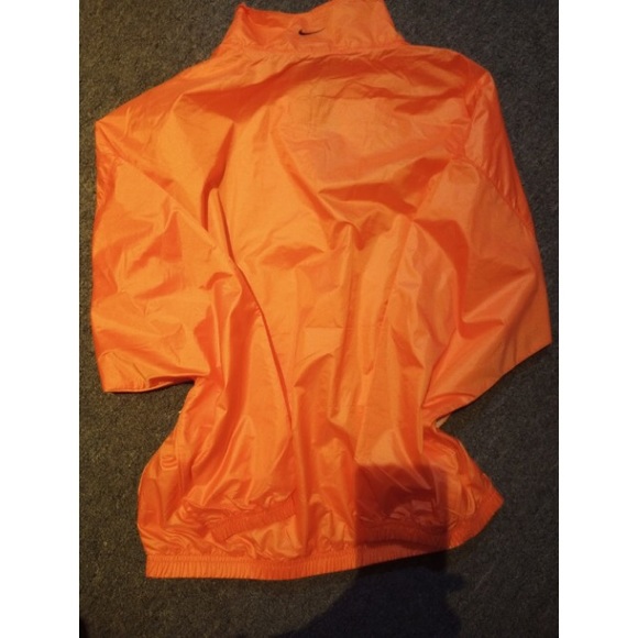 NIKE Just Do It Windbreaker. Pullover. OFFERS WELCOMED. Pit to Pit is 26”: - Picture 4 of 6